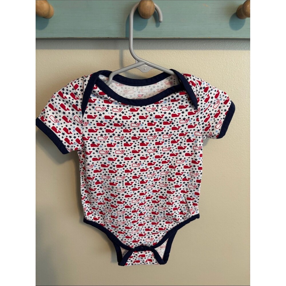 Vineyard Vines White Bodysuit with Red Whale & Navy Trim size 3-6 months